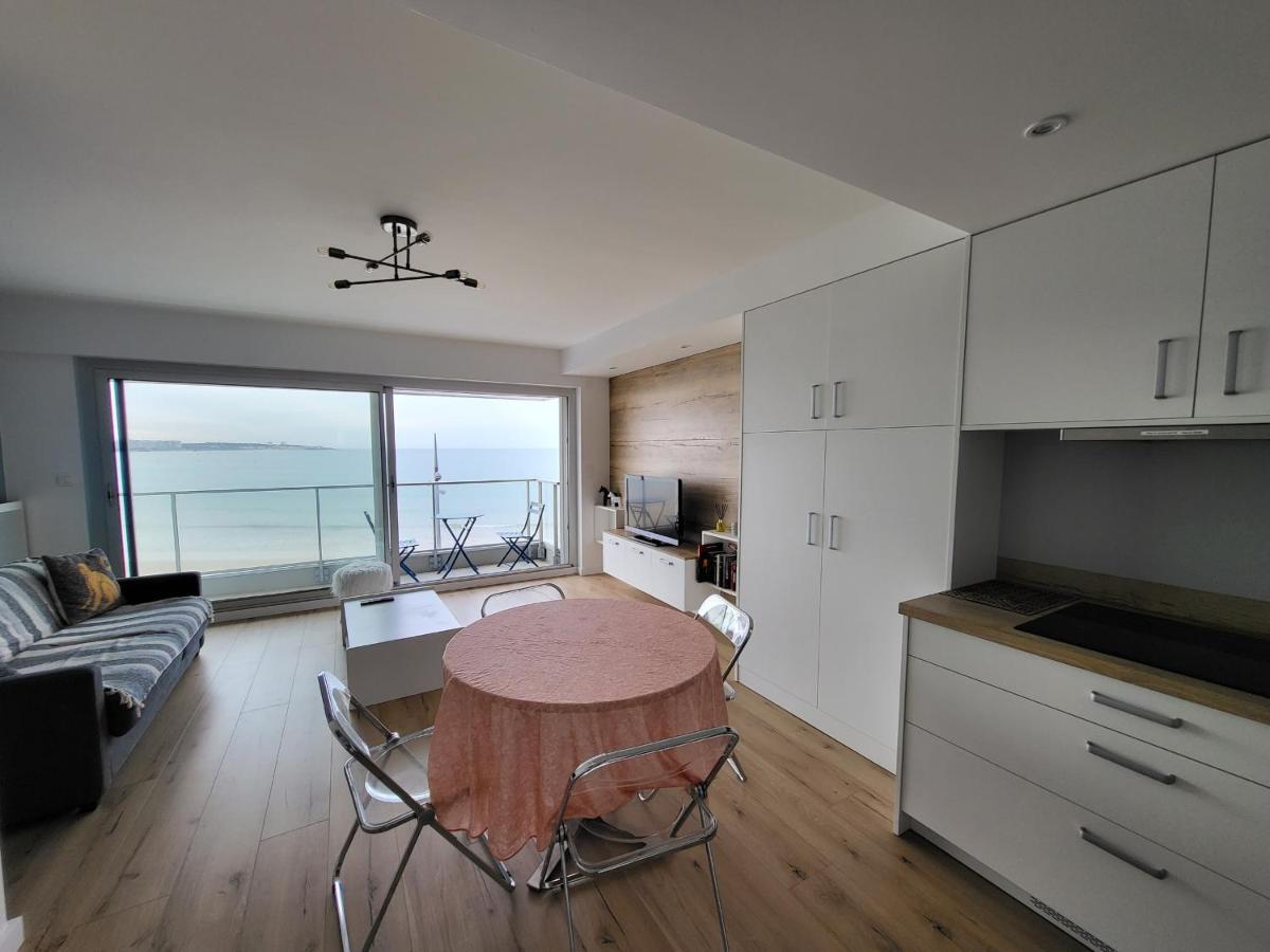Appartement T2 Face Plage Avec Balcon, Cuisine Equipee Et Tv - Fr-1-92-908 Les Sables-d'Olonne Bagian luar foto